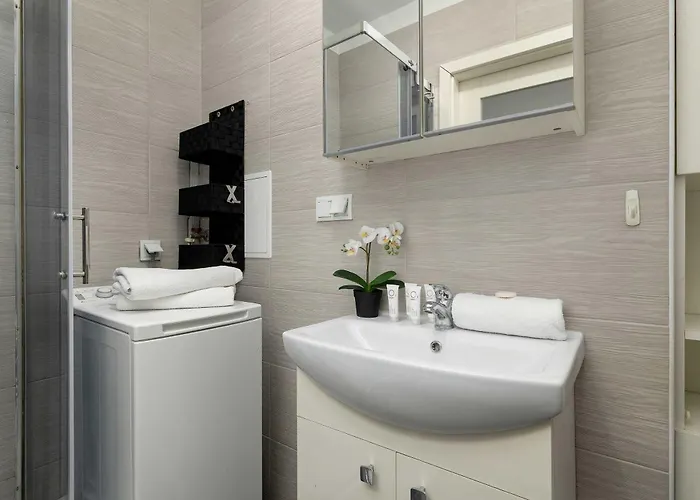 Spacious Narutowicza In Perfect For Remote Work By Renters Apartment *